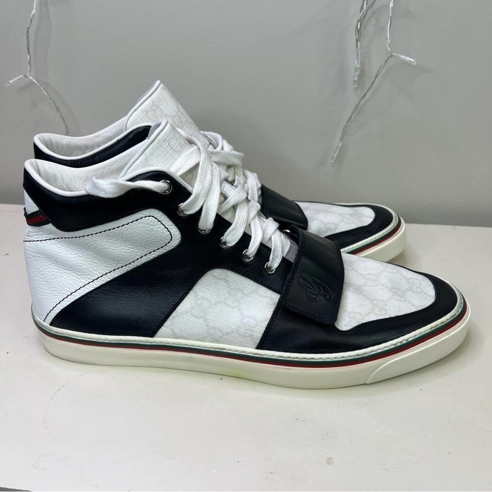 Gucci Black and White High Top Sneakers. Size: 12
Vintage GG Supreme Sneaker